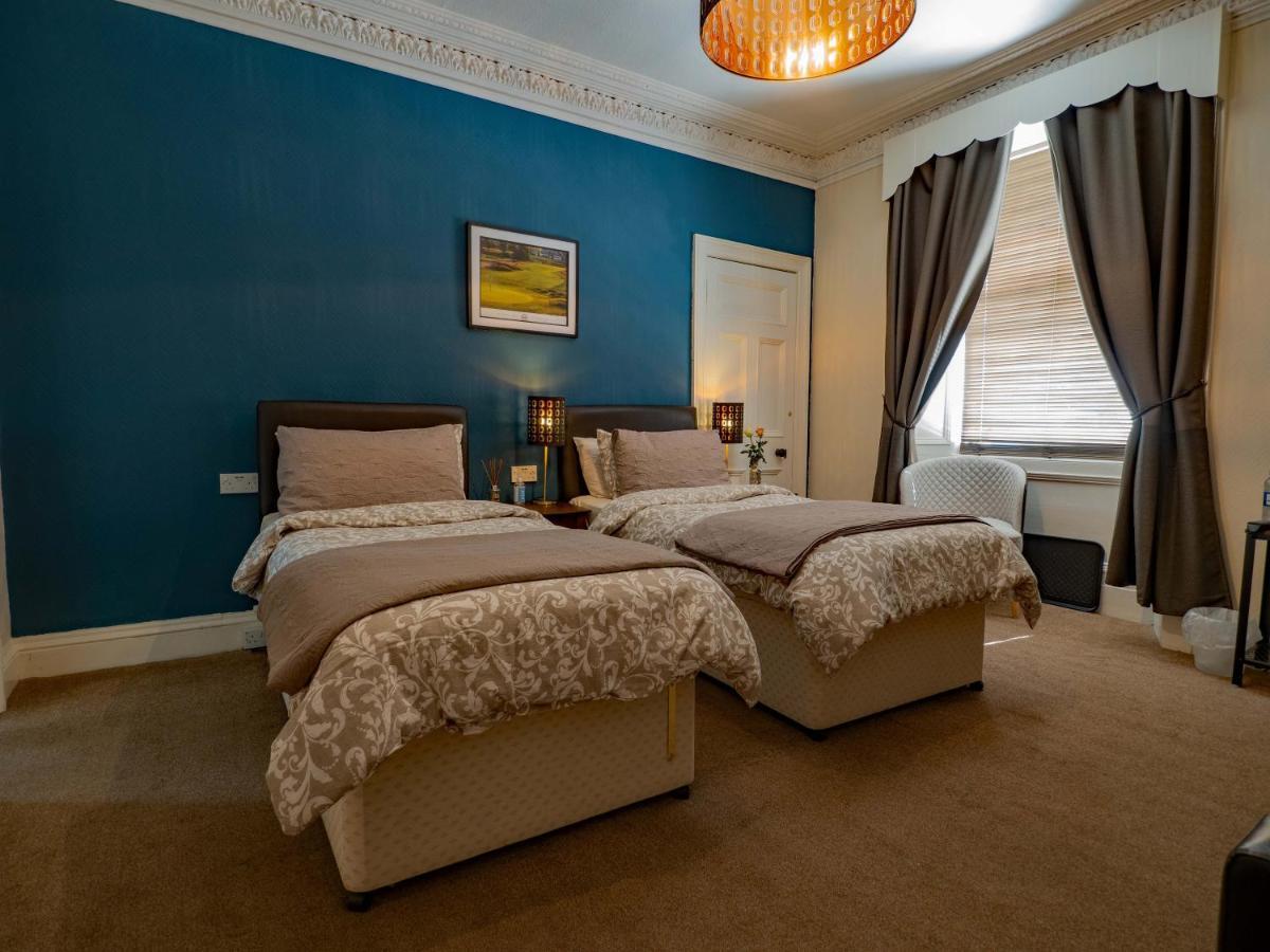 The Old Cross Inn Blairgowrie and Rattray Экстерьер фото