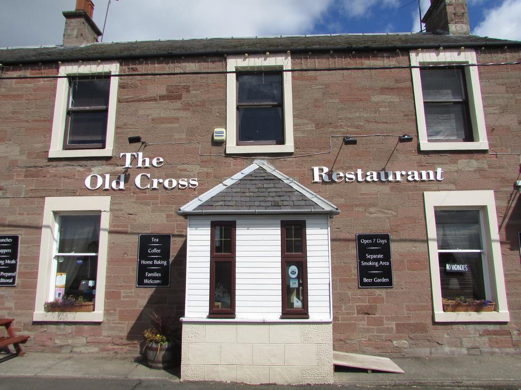 The Old Cross Inn Blairgowrie and Rattray Экстерьер фото