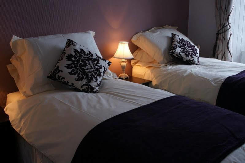 The Old Cross Inn Blairgowrie and Rattray Экстерьер фото