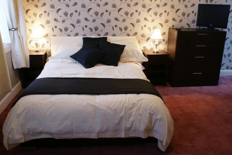 The Old Cross Inn Blairgowrie and Rattray Экстерьер фото